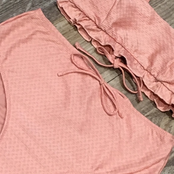 2 piece bikini! Bottom S/ top XS - Picture 2 of 8